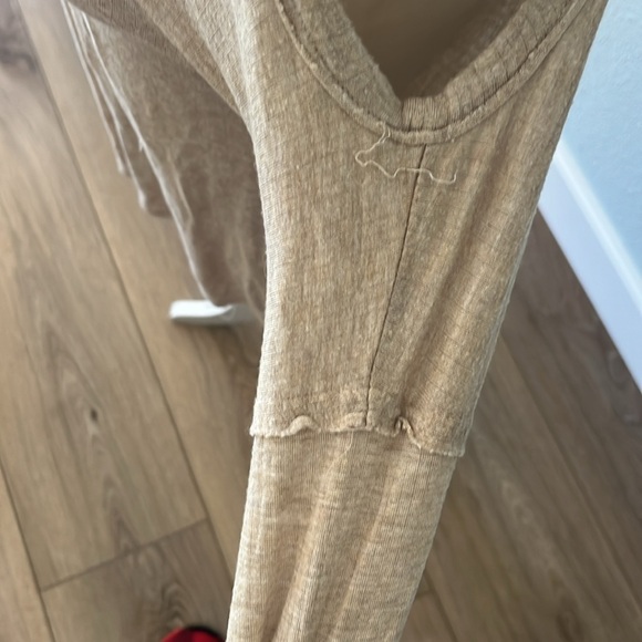 Abercrombie and Fitch brown tan shirt - Picture 3 of 7